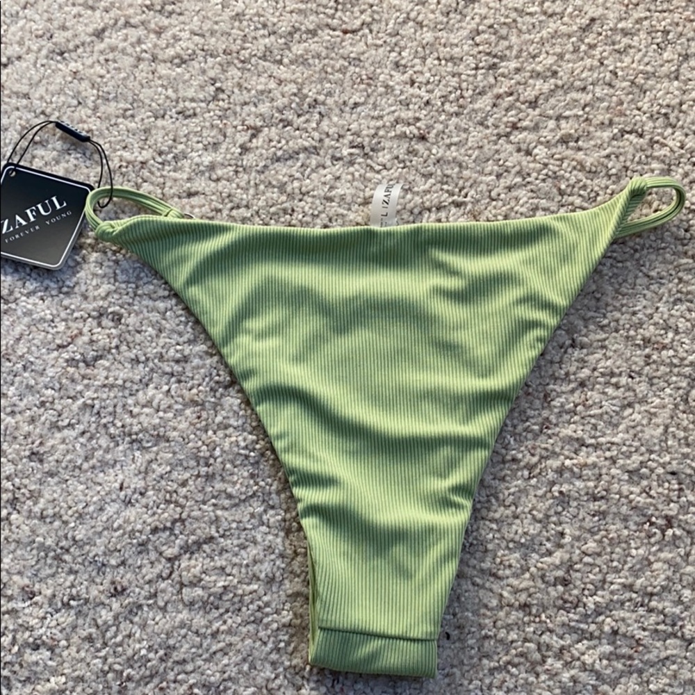 Bathing suit - Picture 4 of 4